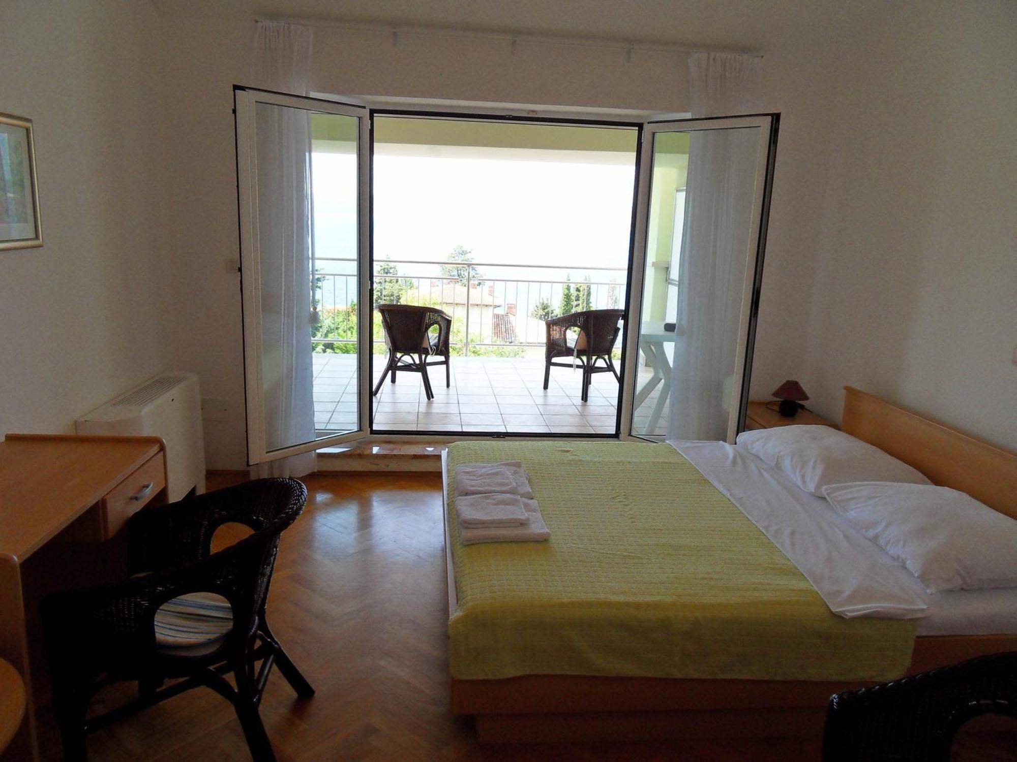 Apartments Petricevic Selce Habitación foto